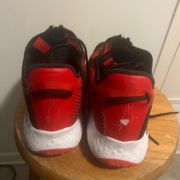 Nike Kids Black and Red Athletic Sneakers Paul George Nike - Picture 4 of 7